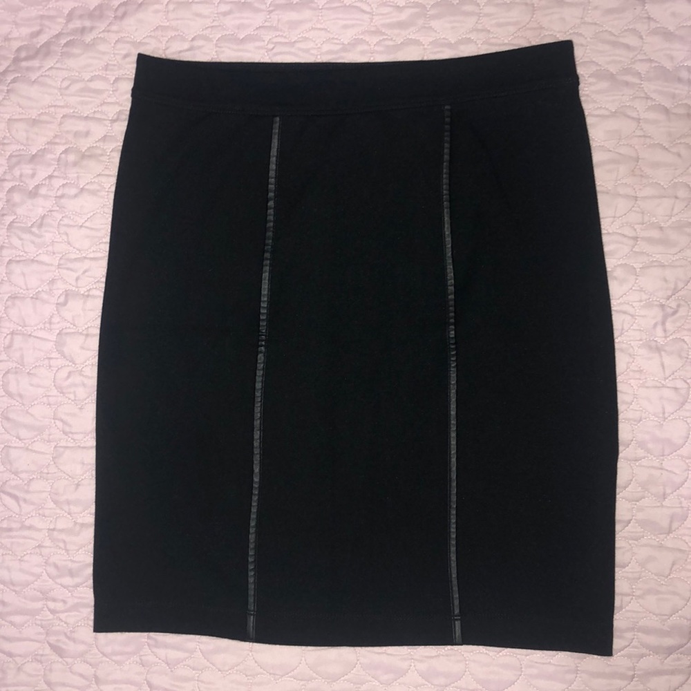MAX STUDIO black pencil skirt